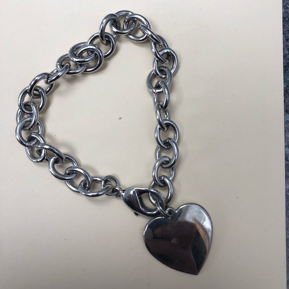Lia Sophia Jewelry - Lia Sophia Sheila Dale Toggle Heart Bracelet Lia Sophia Jewelry - Lia Sophia Sheila Dale Toggle Heart Bracelet